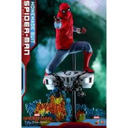Коллекционная фигурка Человек-паук (Самодельный костюм) – Вдали от дома Hot Toys