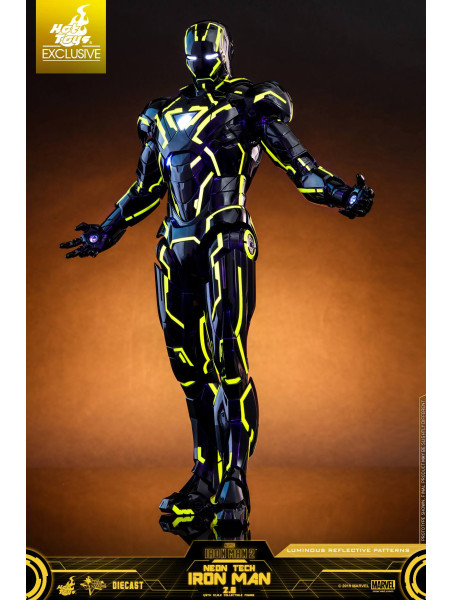 Коллекционная фигурка Неоновый Железный Человек Mark II Hot Toys