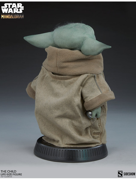 Коллекционная статуэтка Бейби Йода от Sideshow Collectibles
